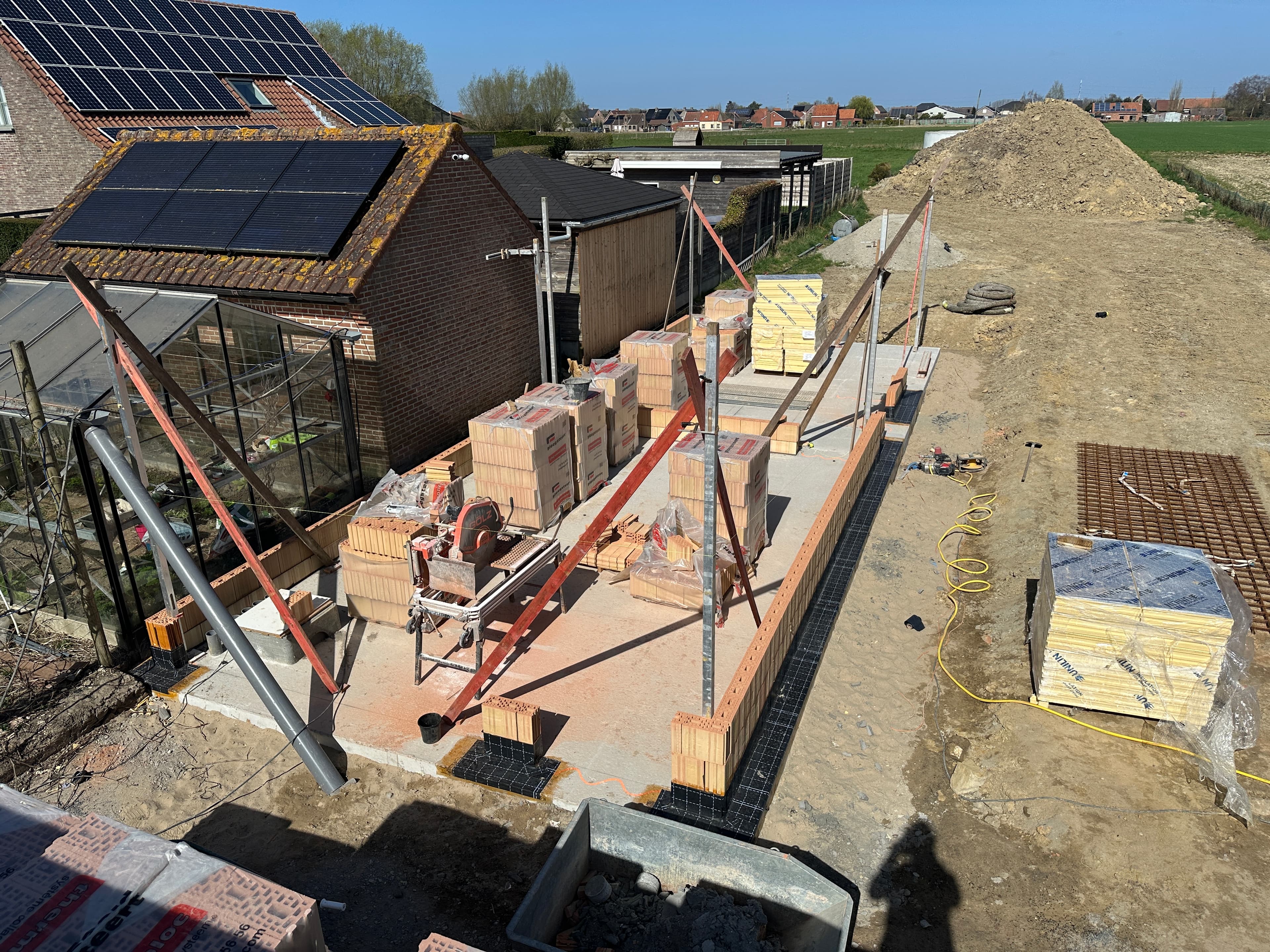 Cover Image for Verderwerken aan de garage